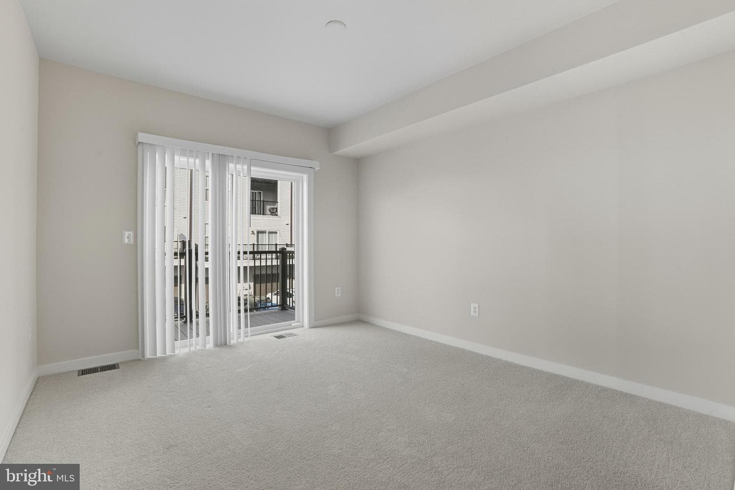 20280 Newfoundland Square photo 18