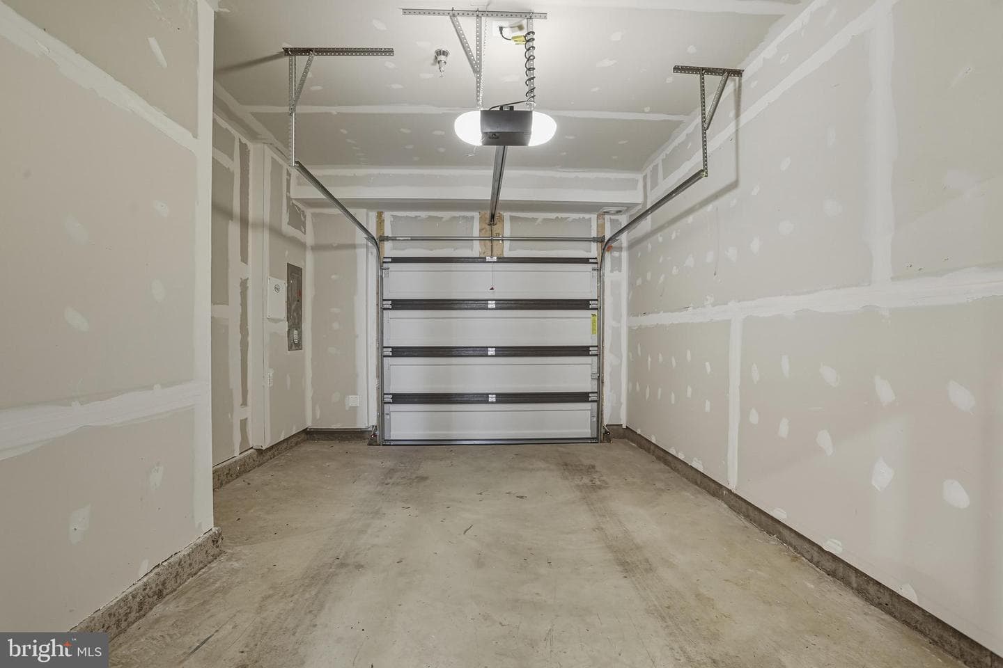 20280 Newfoundland Square photo 25