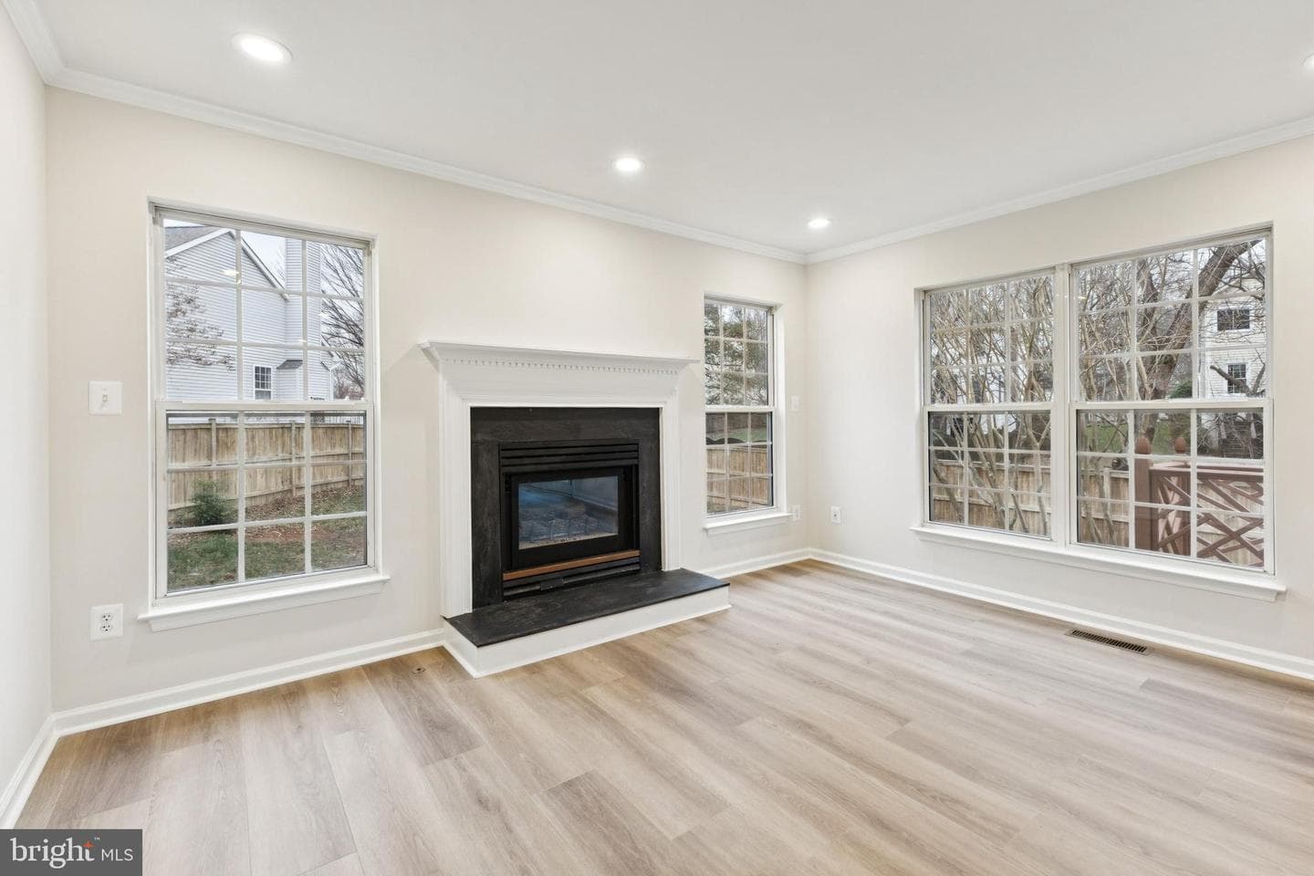 404 Tracy Court NE photo 11