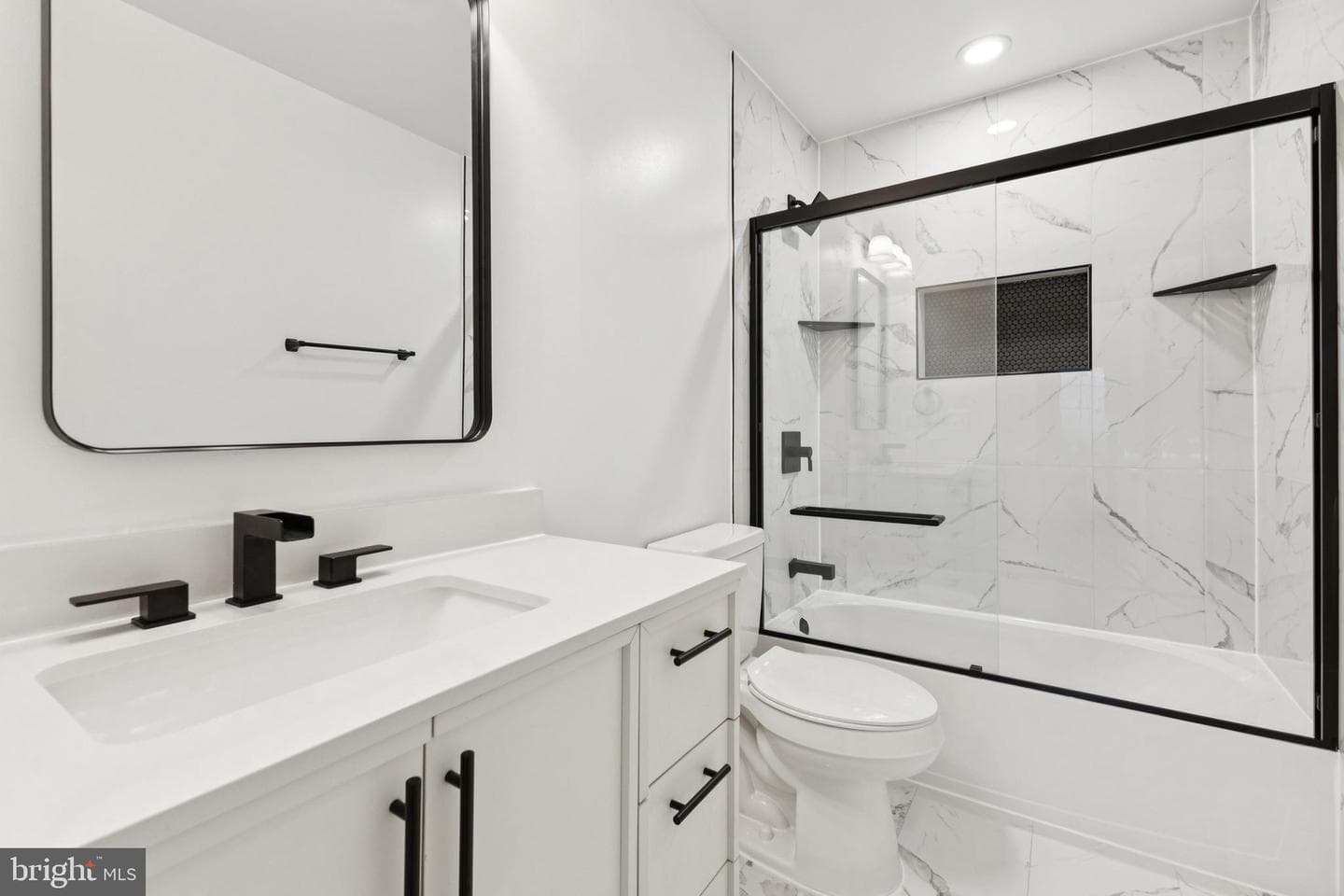 404 Tracy Court NE photo 18