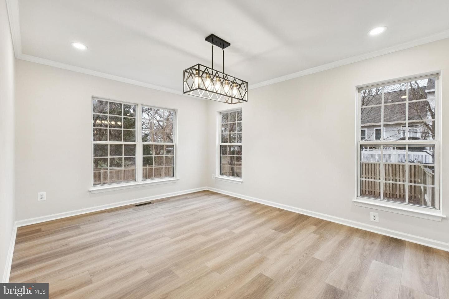 404 Tracy Court NE photo 9