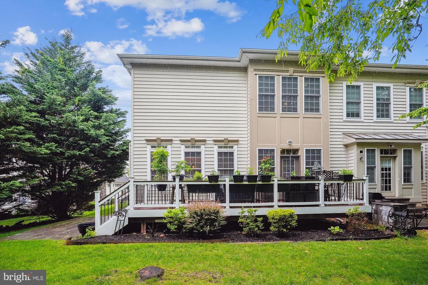 47666 Paulsen Square photo 2