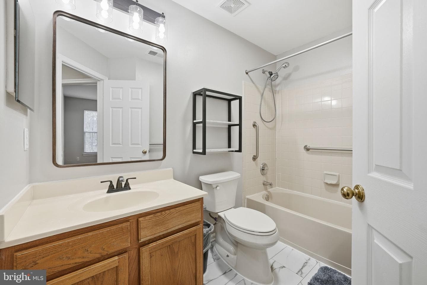 432 Andromeda Terrace NE photo 13