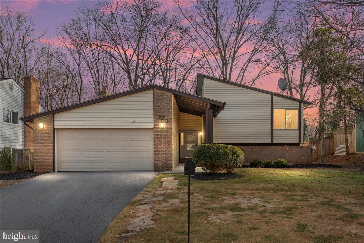 123 Hillsdale Drive photo 1
