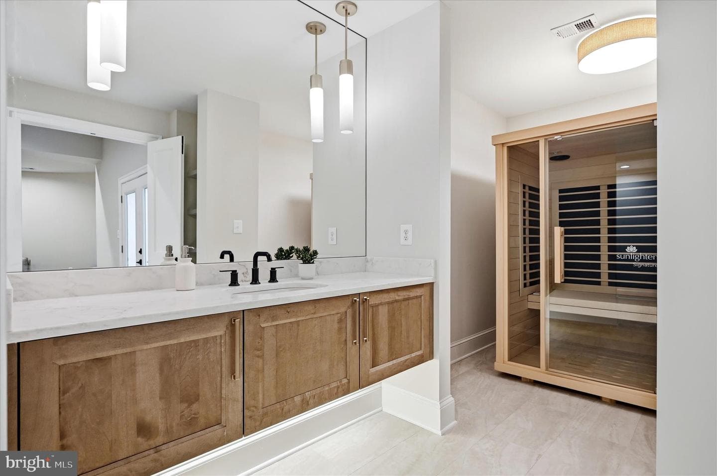 22597 Redhill Manor Court photo 112