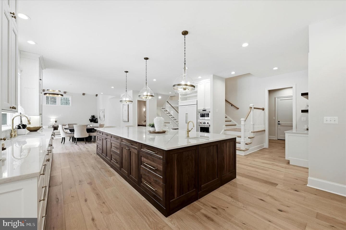 22597 Redhill Manor Court photo 38