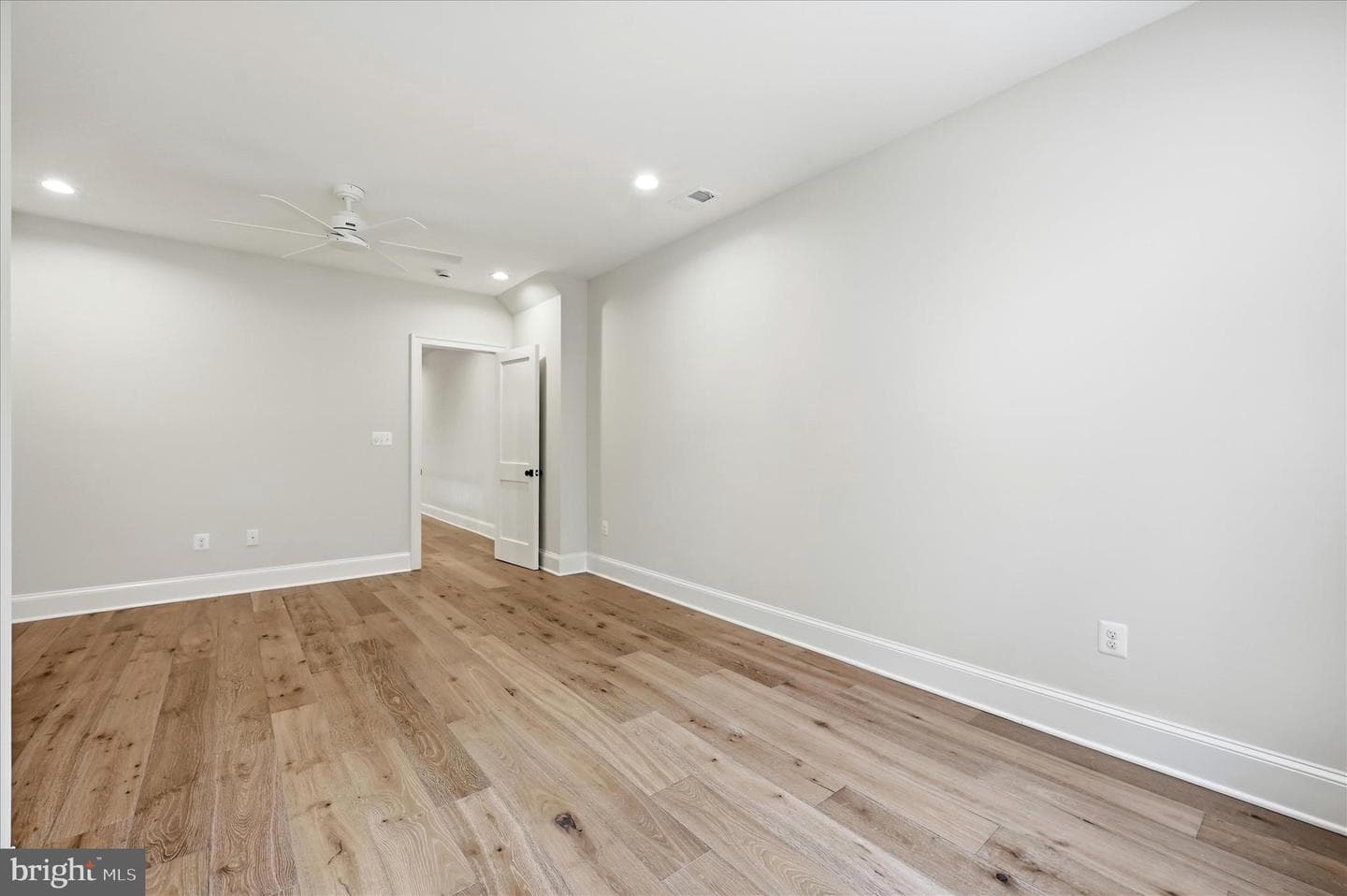 22597 Redhill Manor Court photo 77