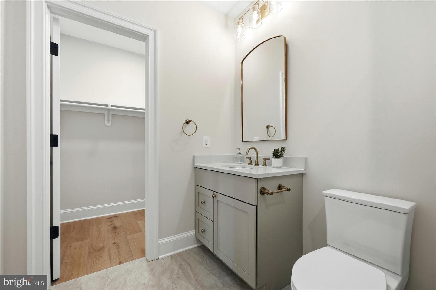 22597 Redhill Manor Court photo 81
