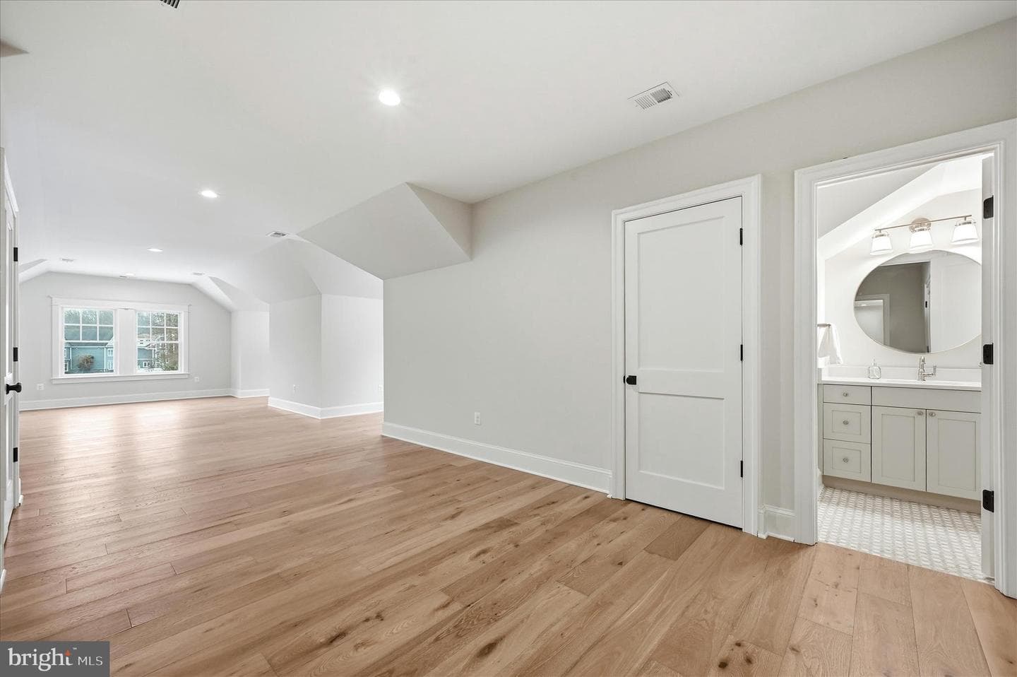 22597 Redhill Manor Court photo 82