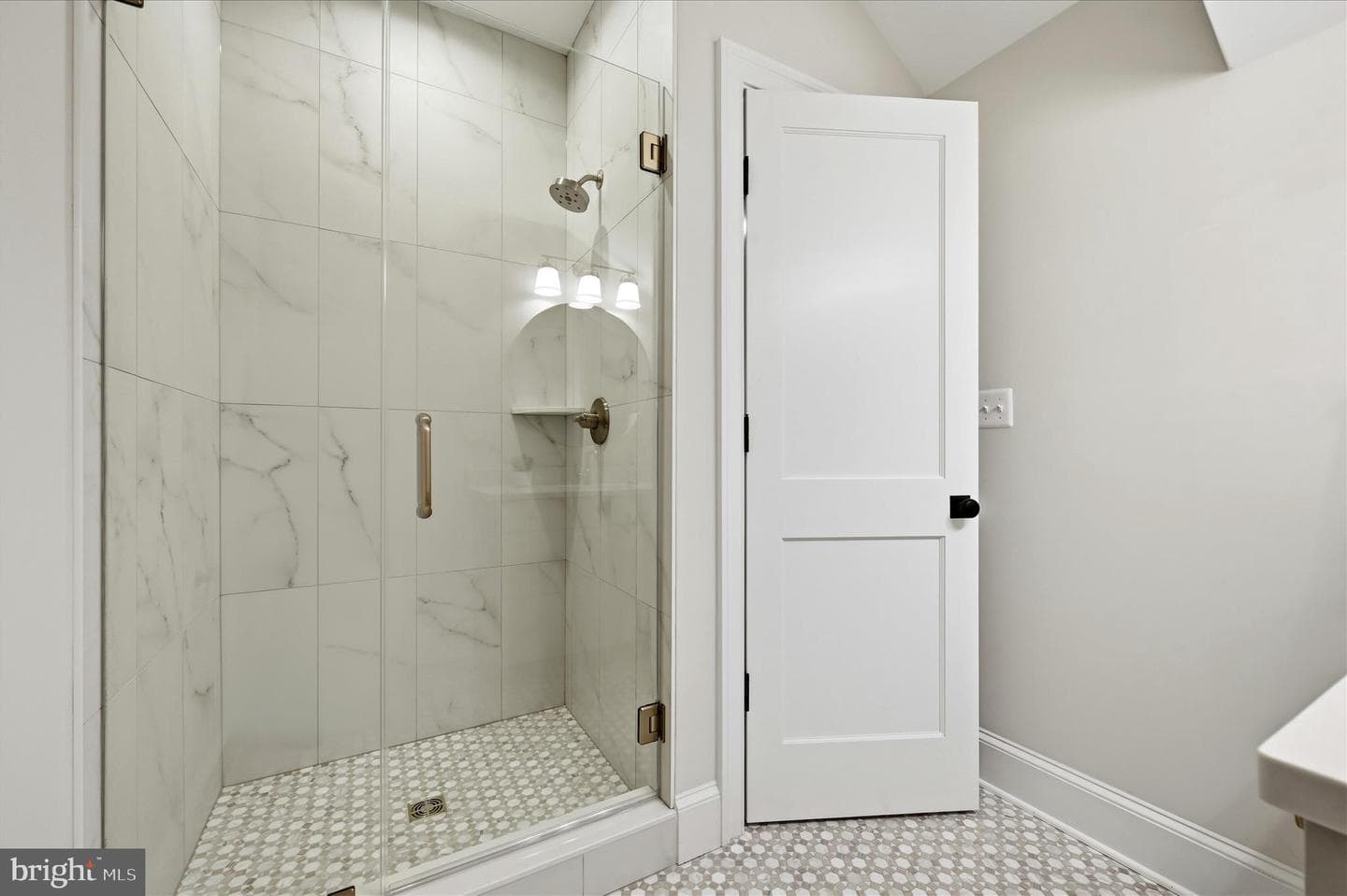22597 Redhill Manor Court photo 87