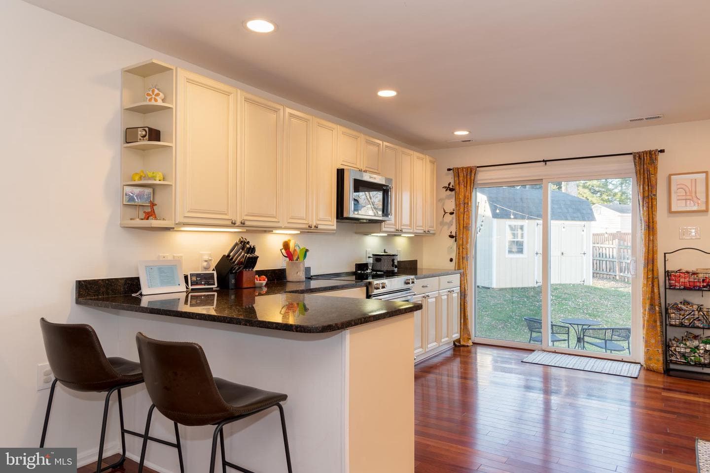 402 Dodd Drive NW photo 2