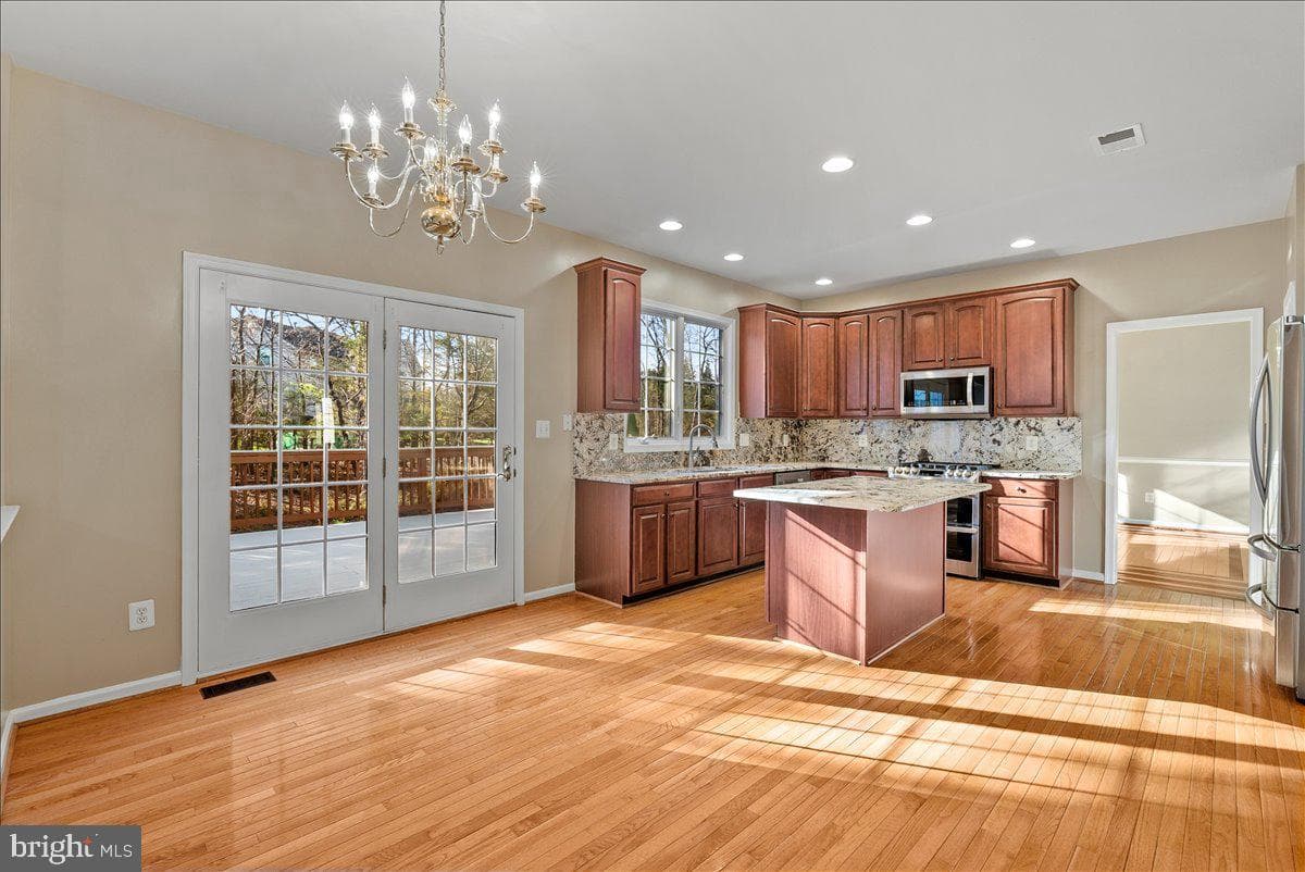 25413 Bradshaw Drive photo 13