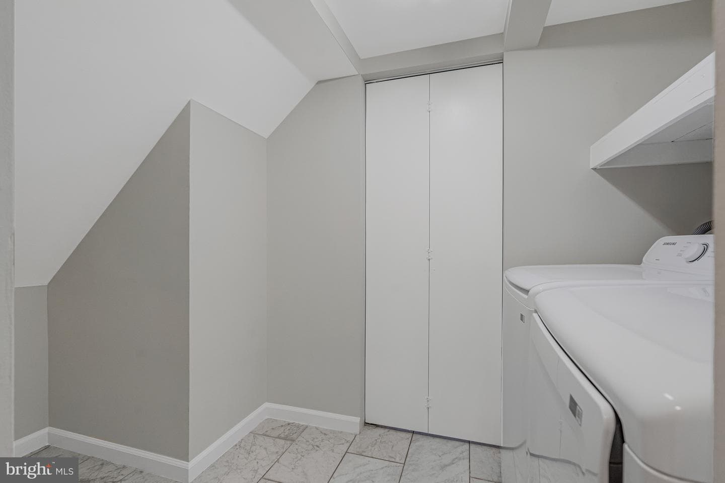 203 Greenfield Court photo 32