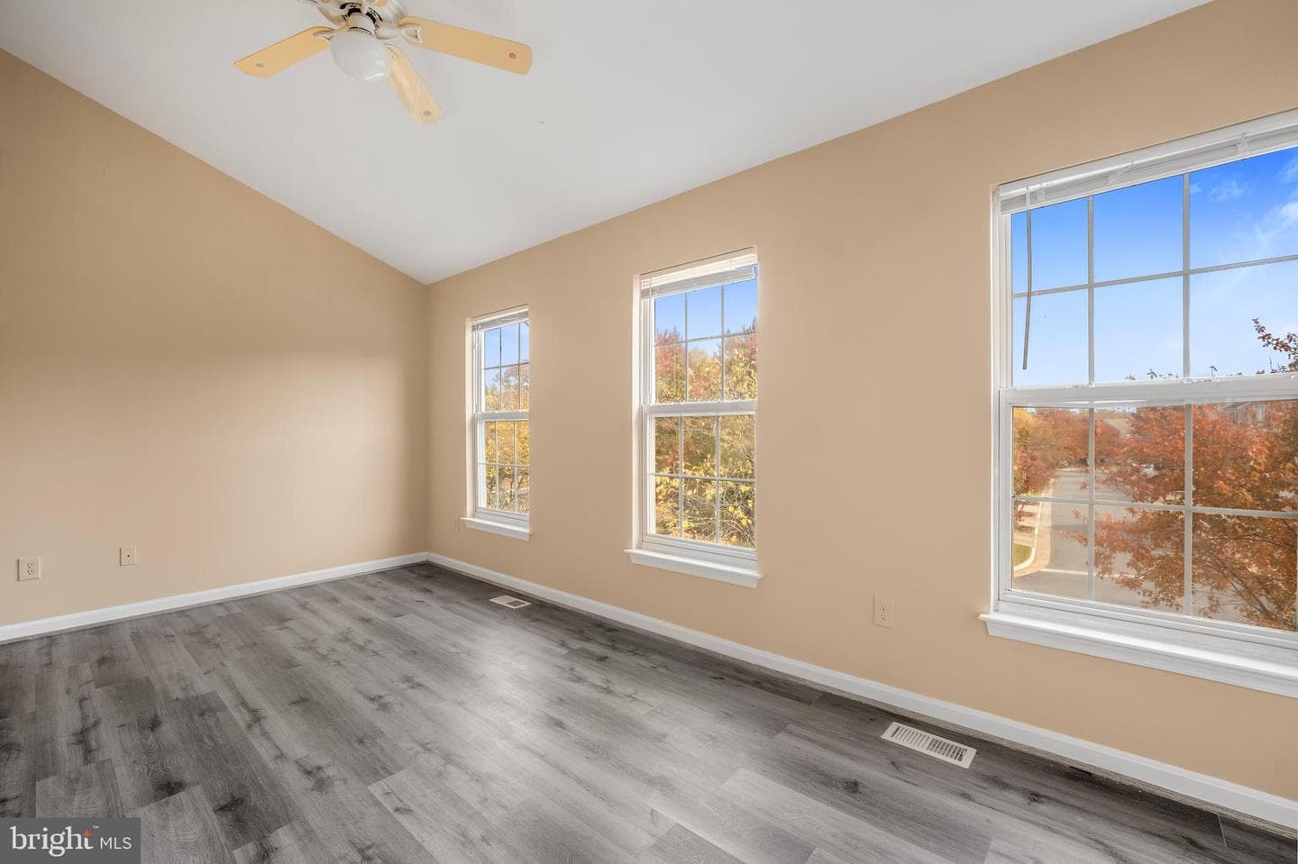 22078 Manning Square photo 14