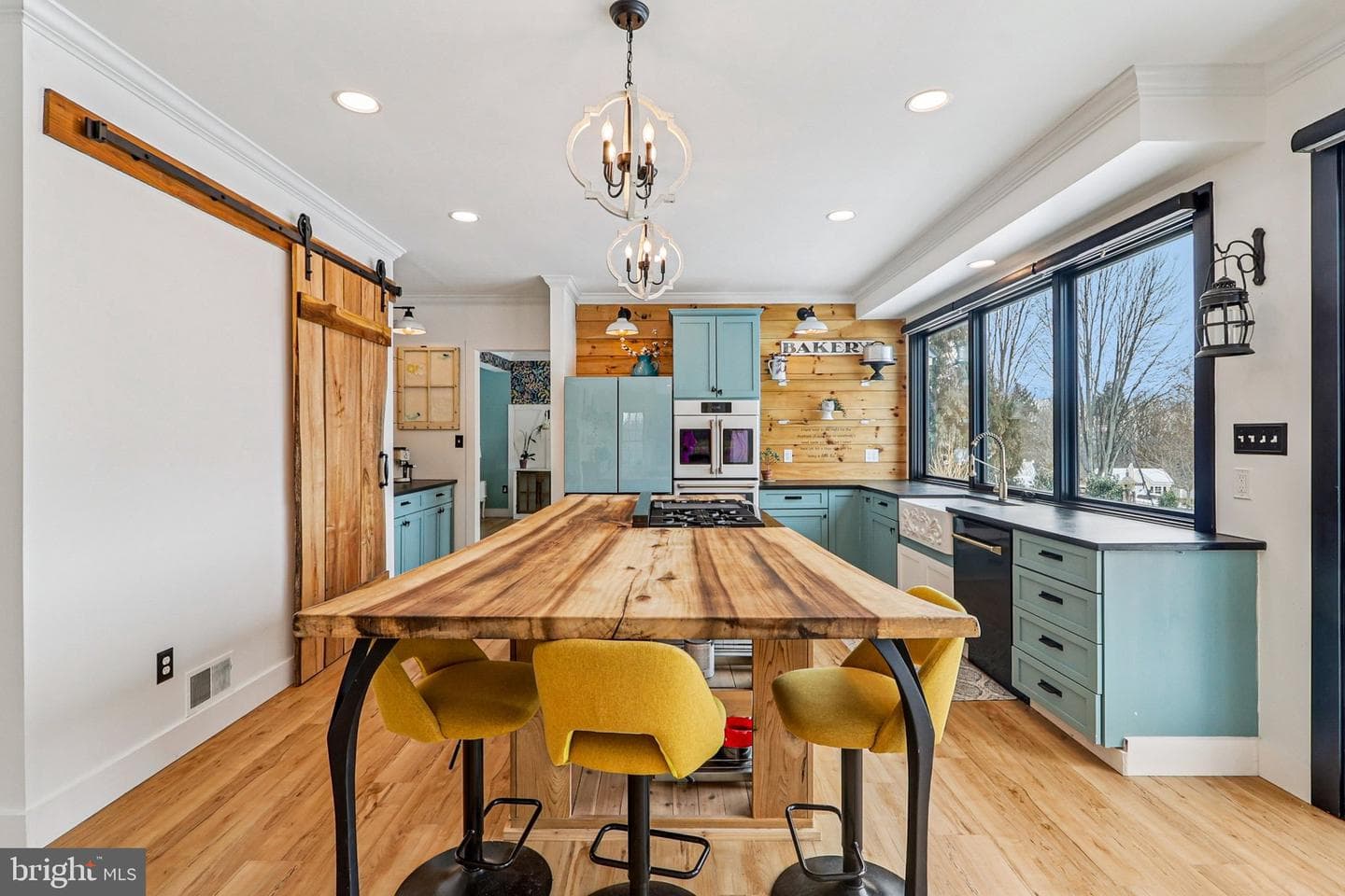 19075 Foxgreen Circle photo 10