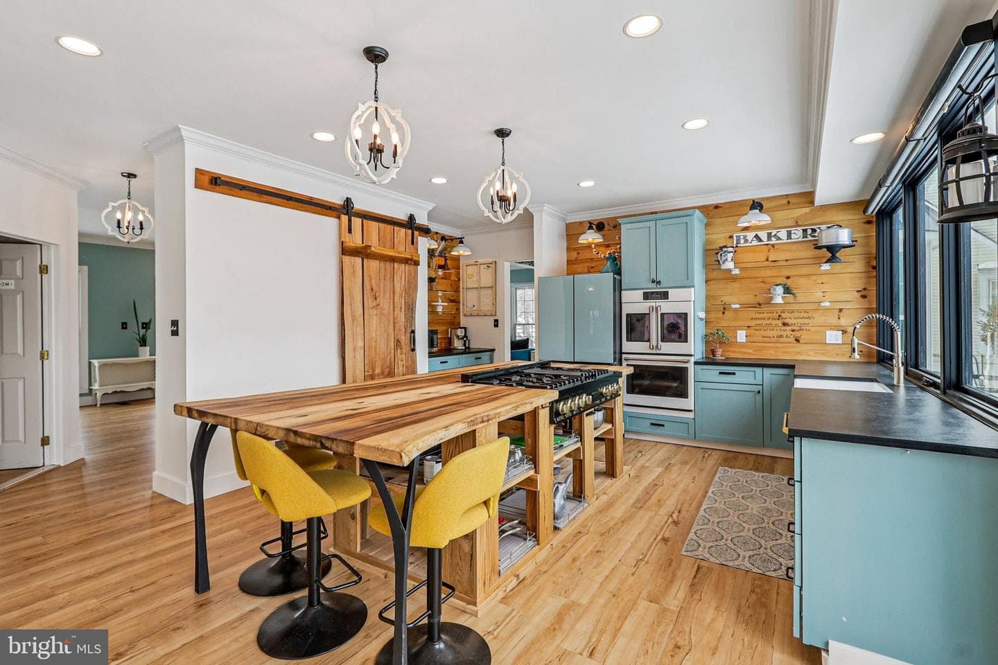 19075 Foxgreen Circle photo 11