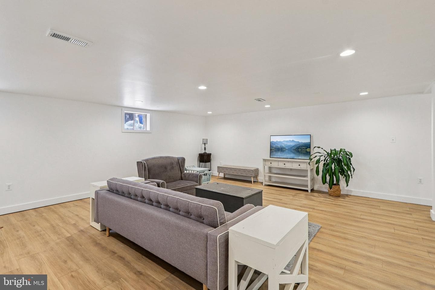 19075 Foxgreen Circle photo 52