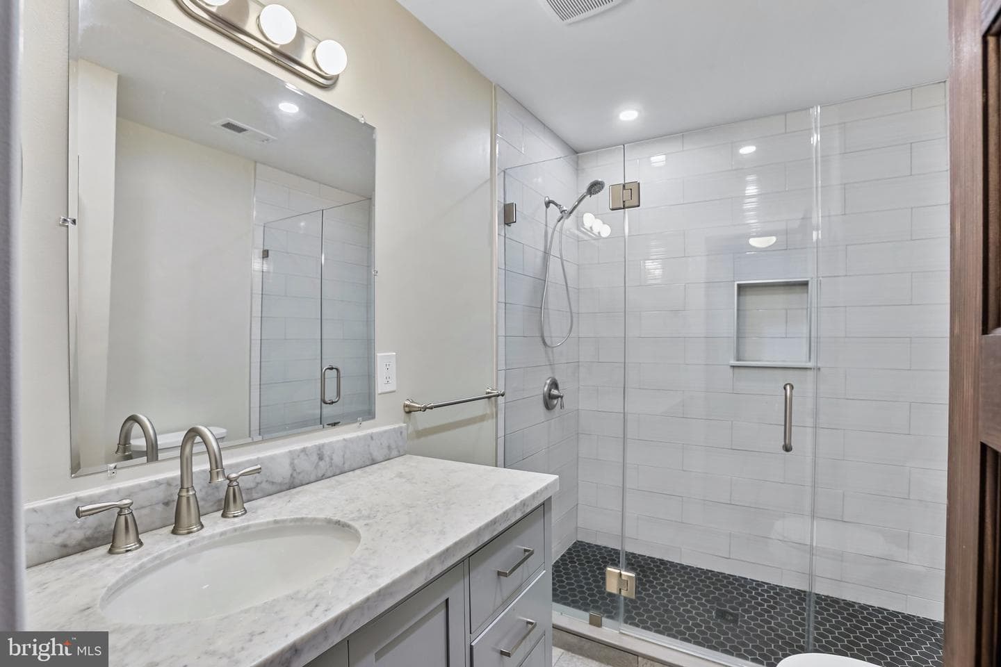 200 S Orchard Drive photo 21