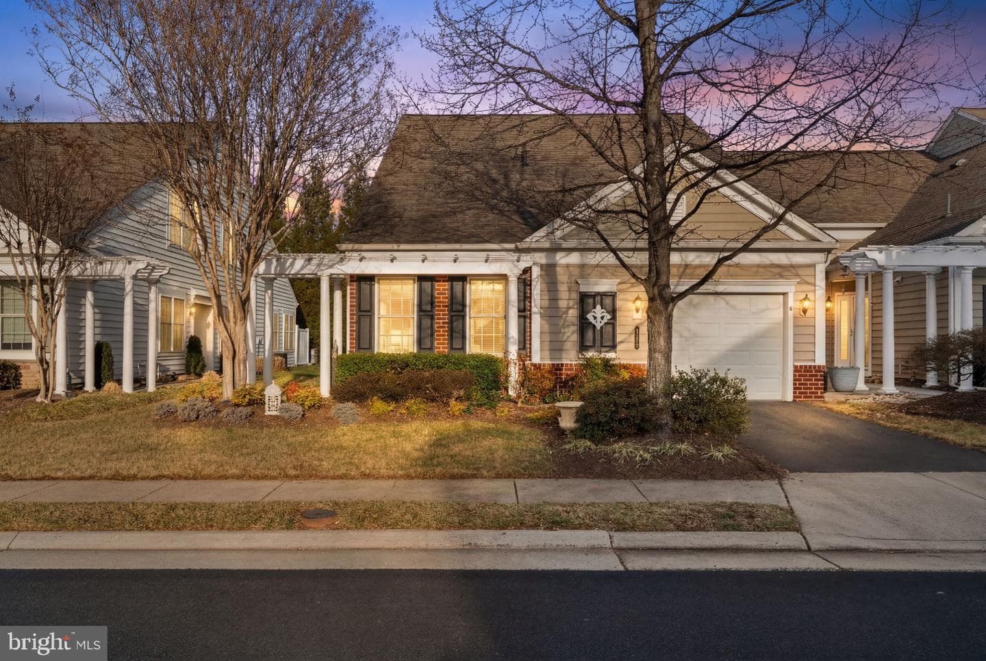 44452 Oakmont Manor Square photo 2