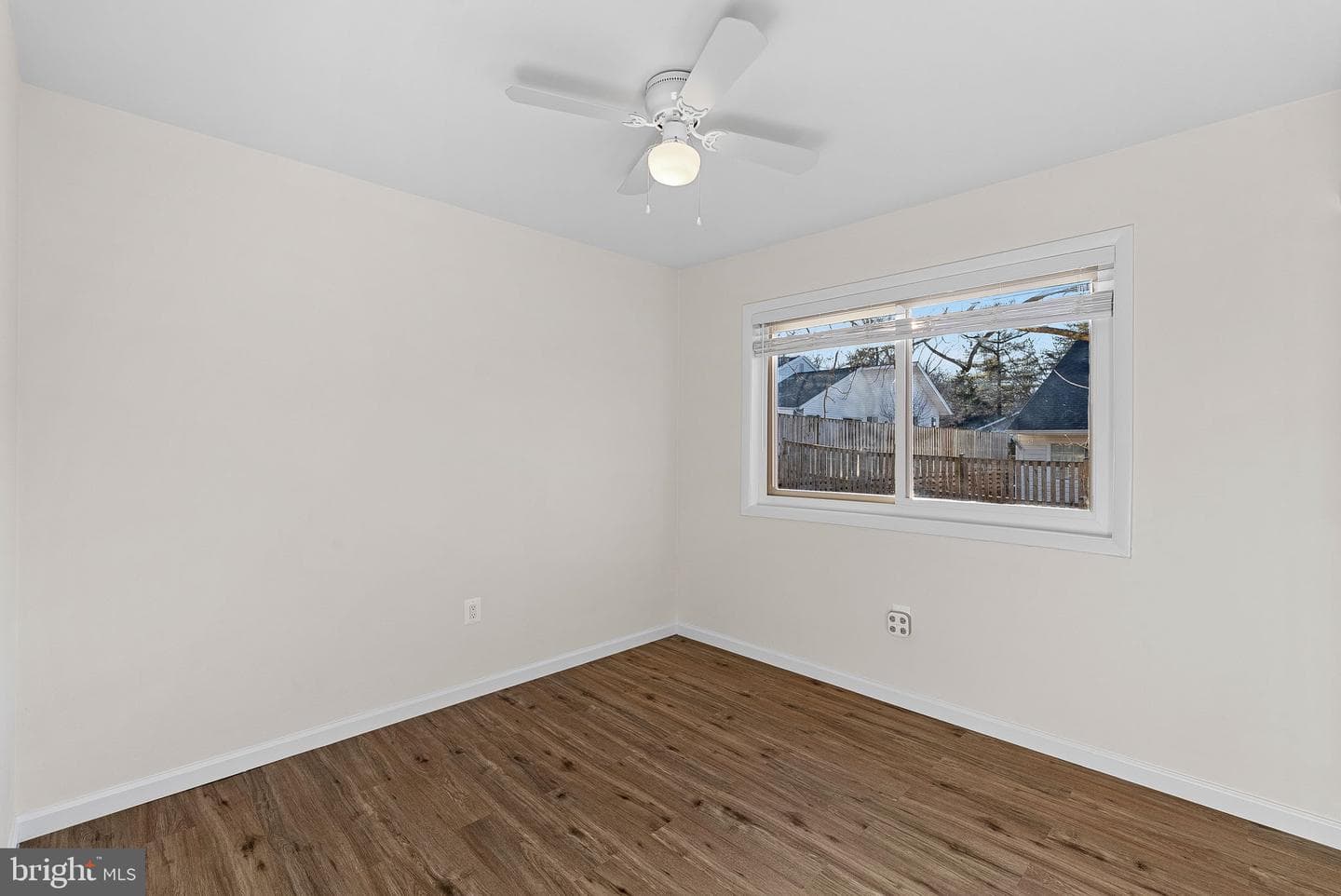 103 E Meadowland Lane photo 32
