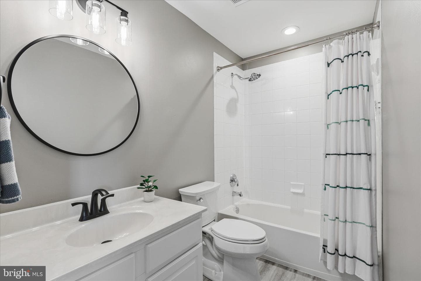 46164 Chester Terrace photo 29