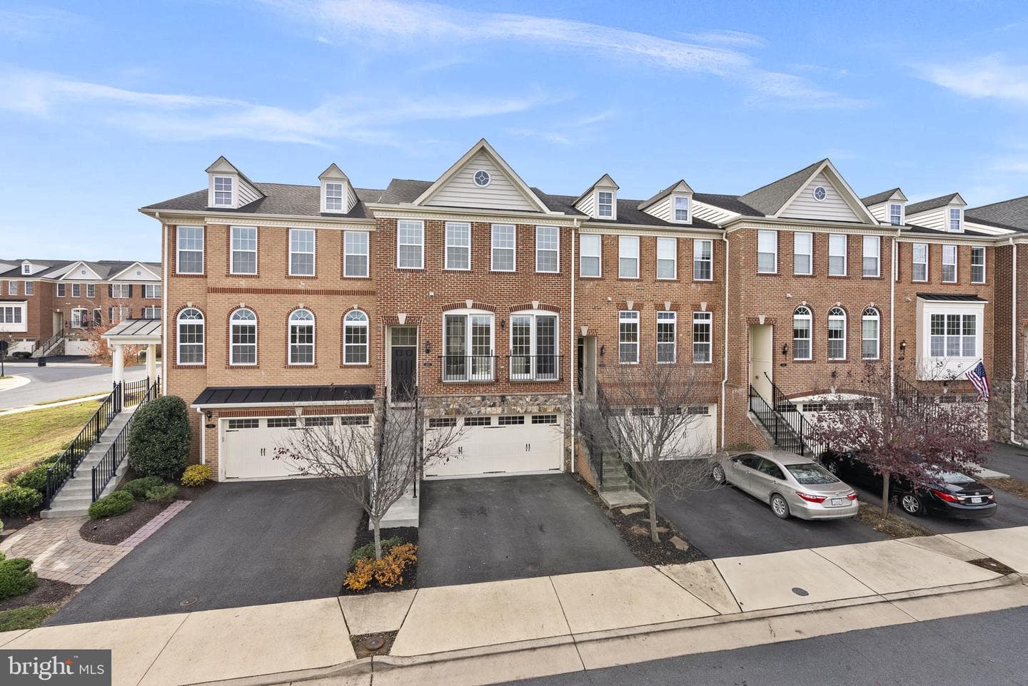 303 Dublin Square photo 1