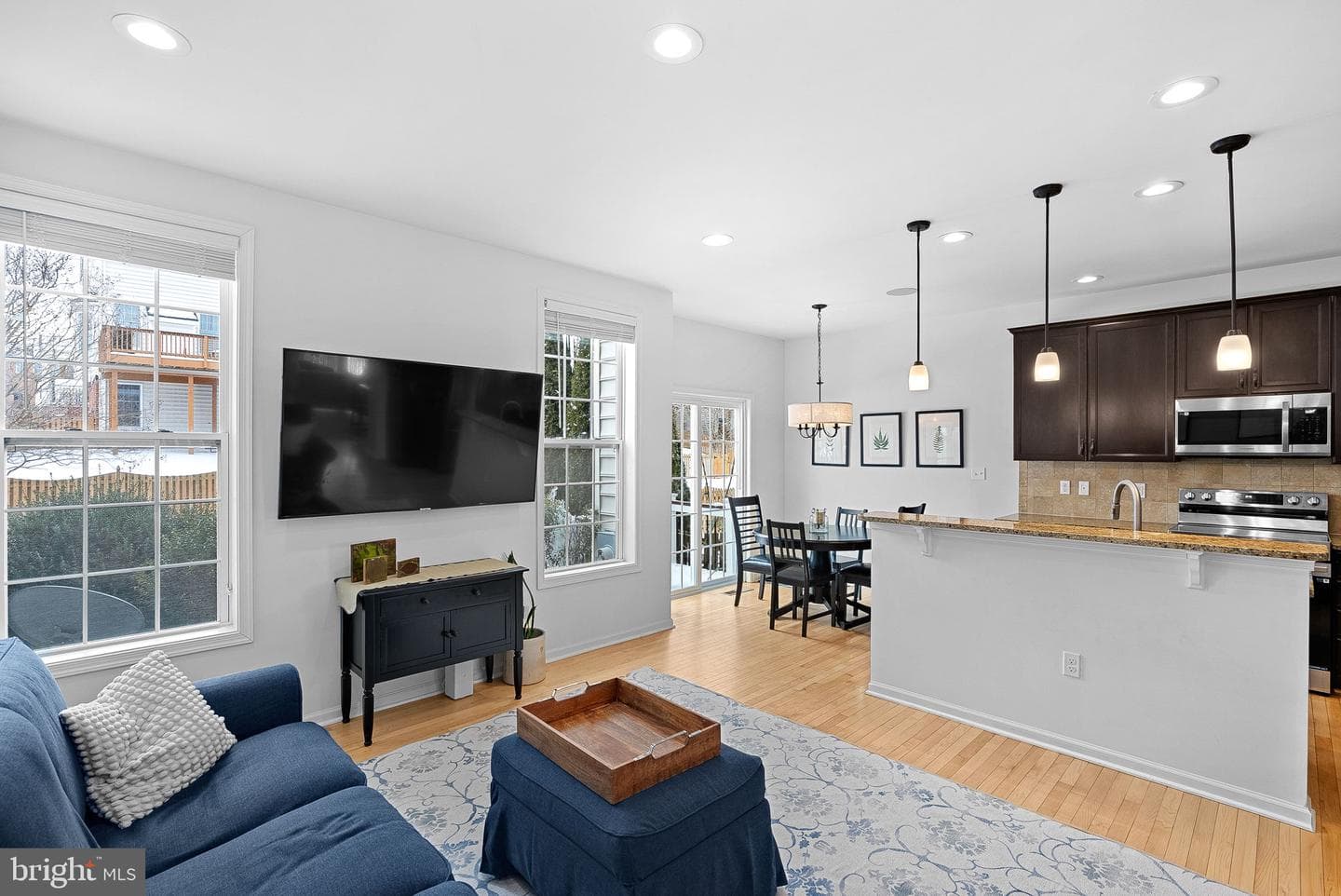 303 Dublin Square photo 13