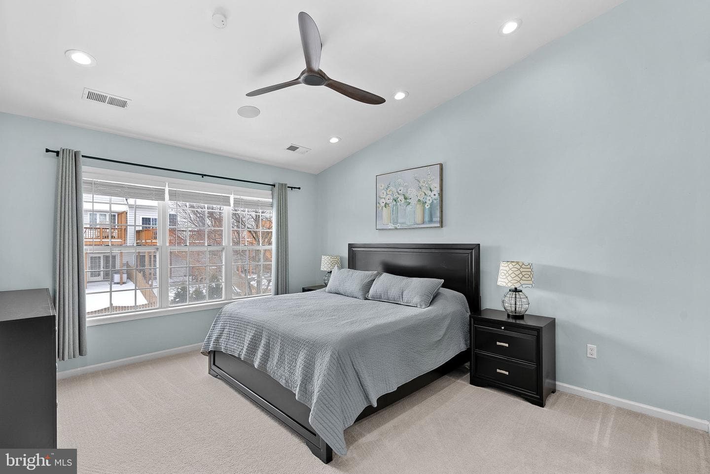 303 Dublin Square photo 16