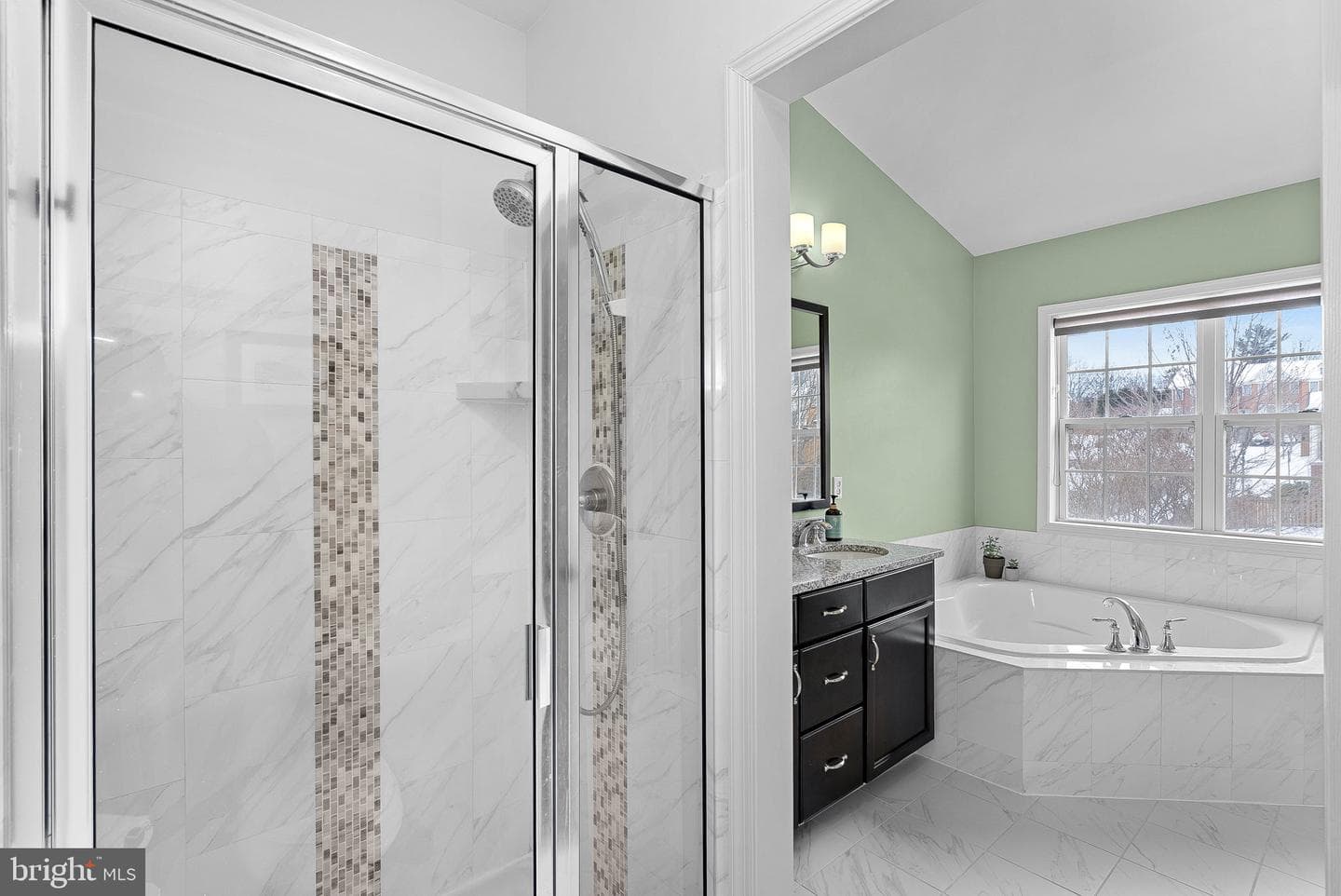 303 Dublin Square photo 20