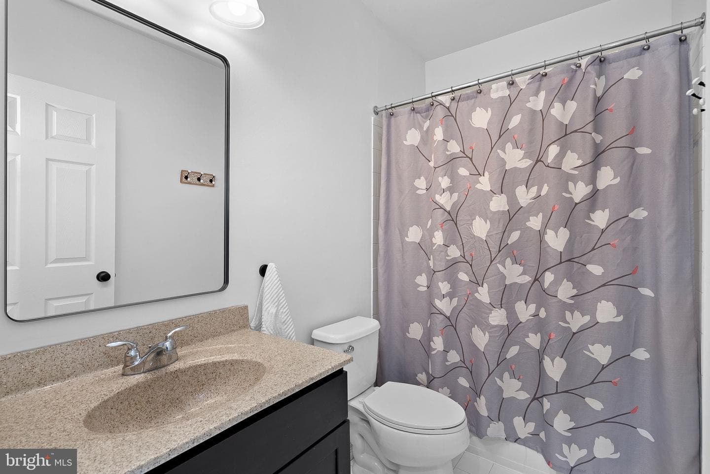 303 Dublin Square photo 24