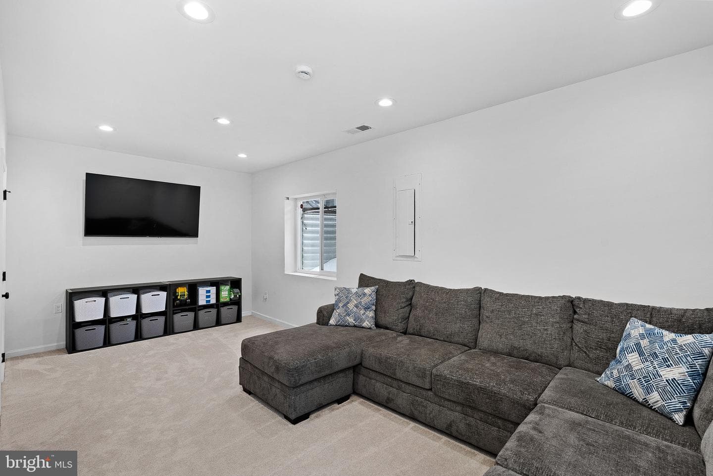 303 Dublin Square photo 31