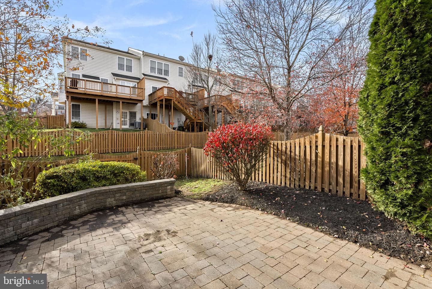 303 Dublin Square photo 34