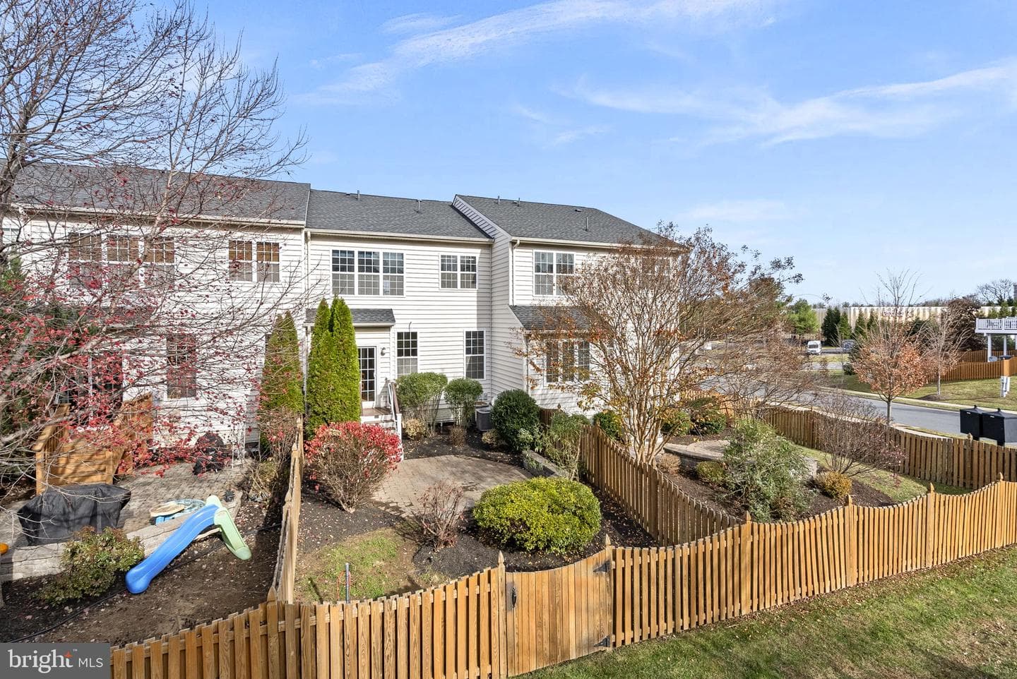 303 Dublin Square photo 38