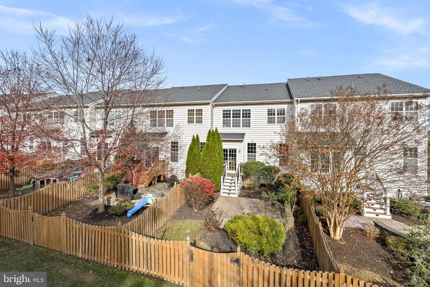 303 Dublin Square photo 39