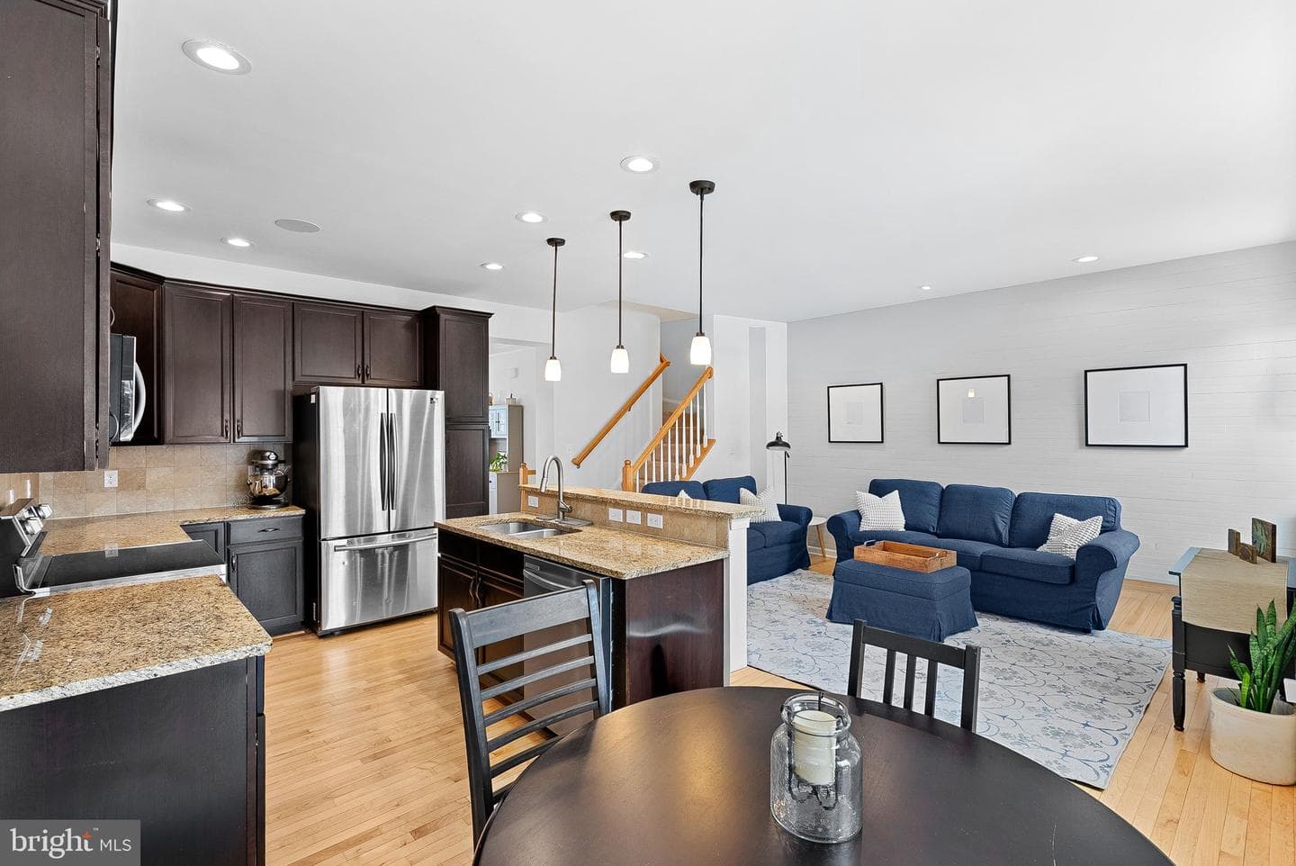 303 Dublin Square photo 8