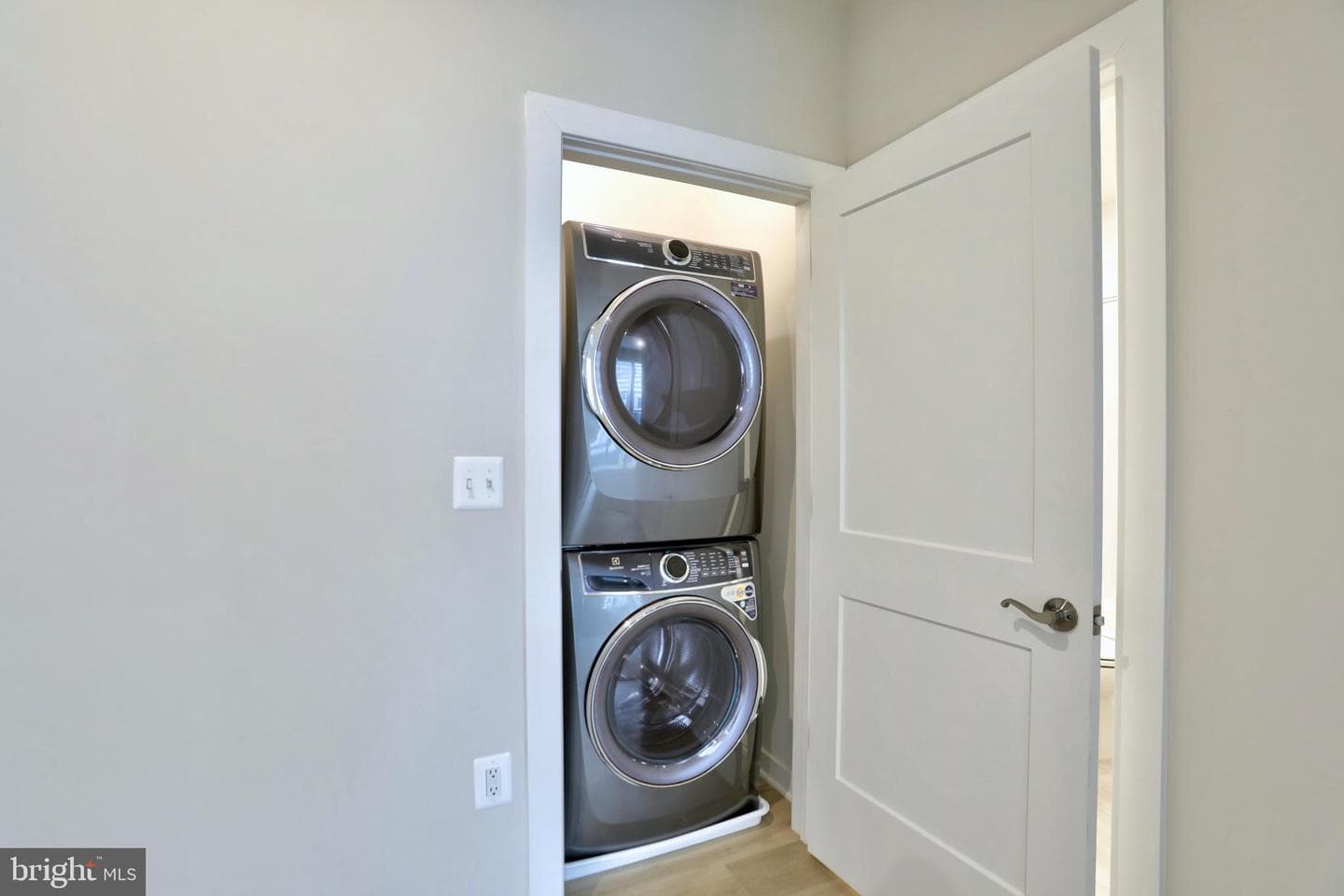 44531 Wolfhound Square photo 22