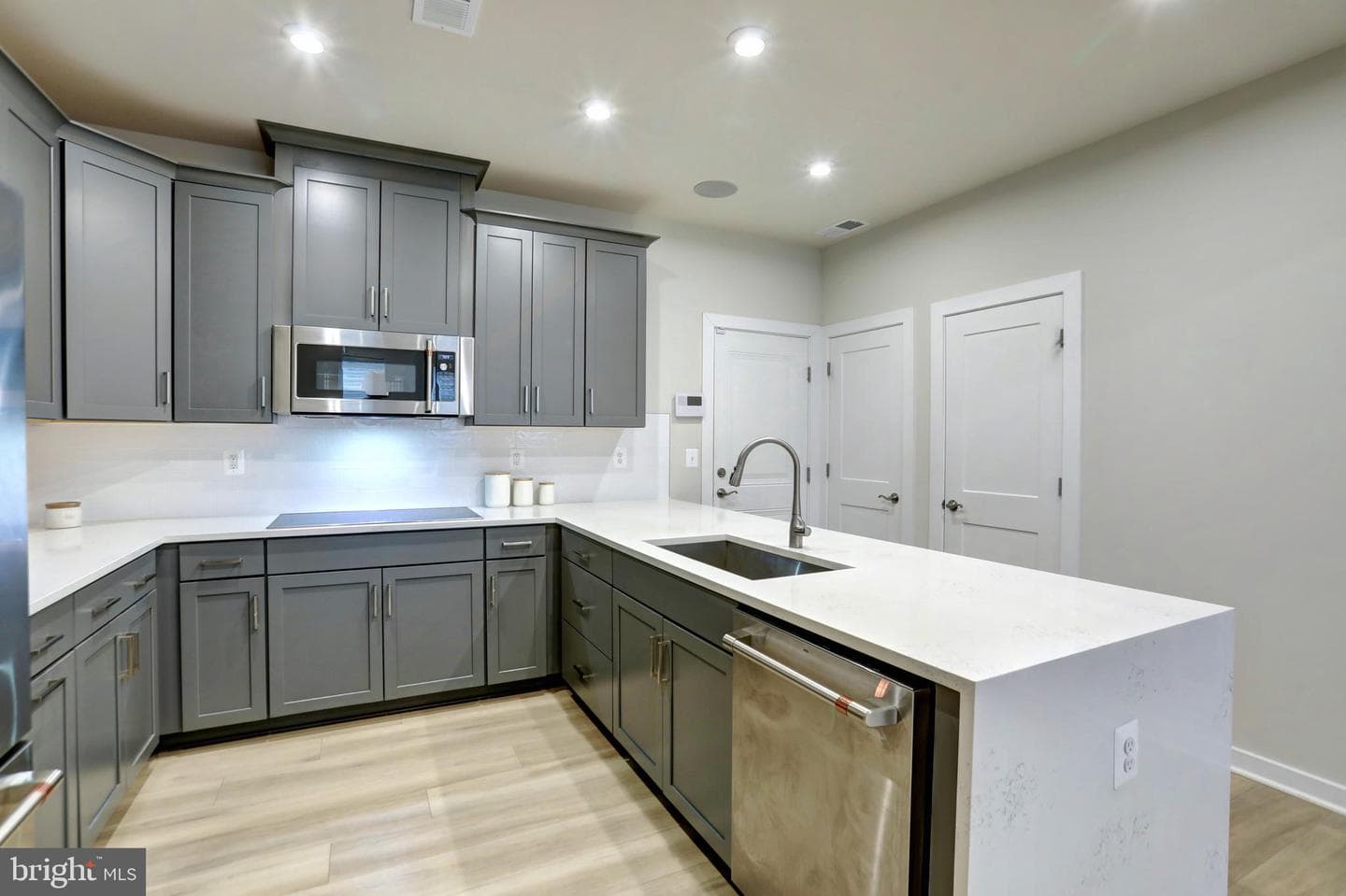 44531 Wolfhound Square photo 6