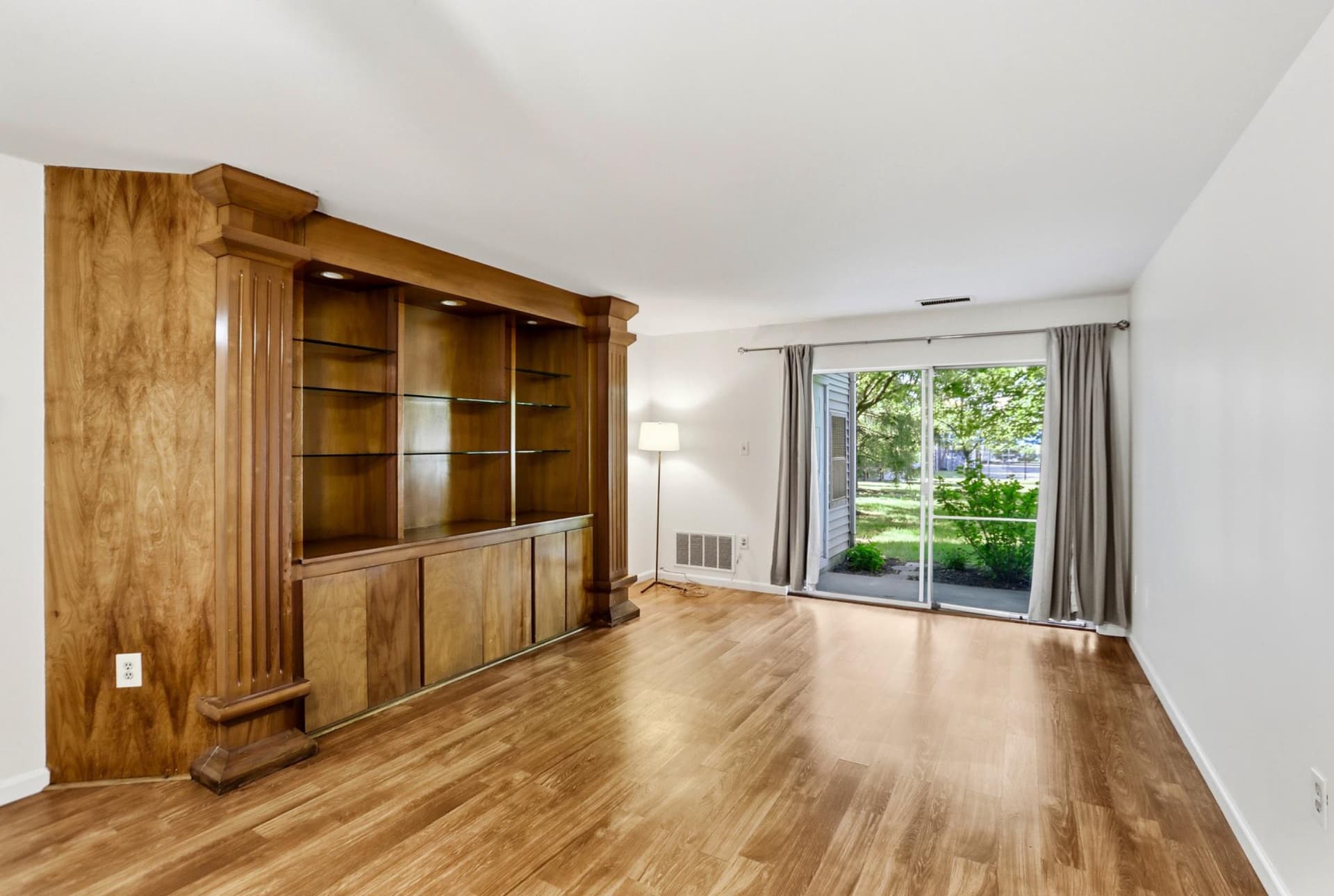 44152 Natalie Terrace #102 photo 3