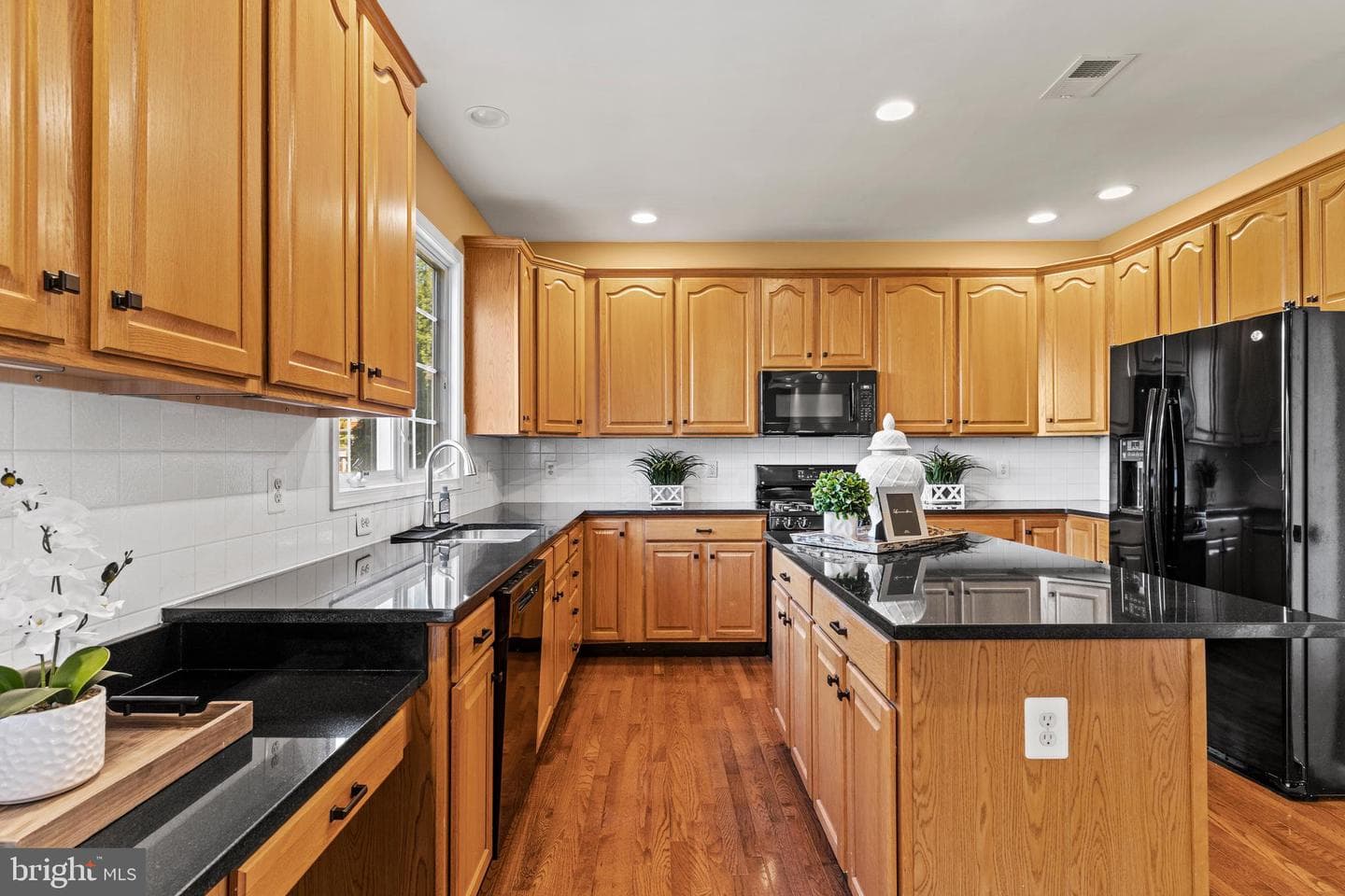 42714 Freedom Street photo 10