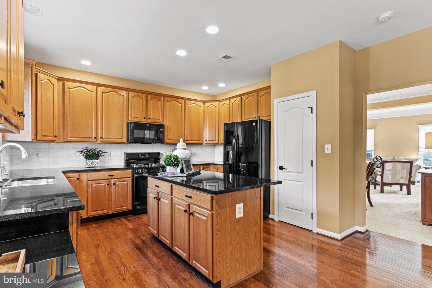 42714 Freedom Street photo 11