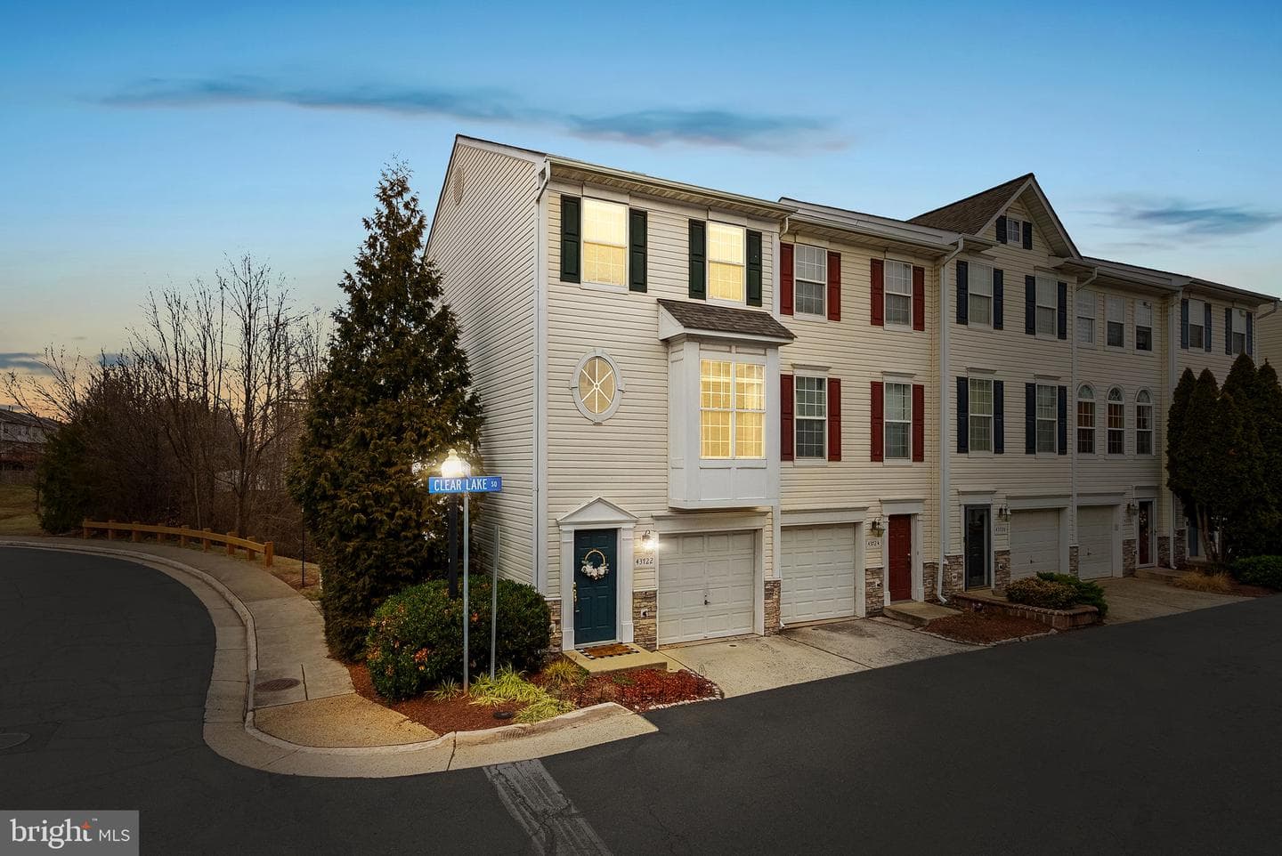 43722 Clear Lake Square