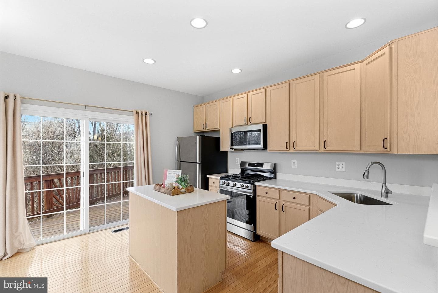 43722 Clear Lake Square photo 10