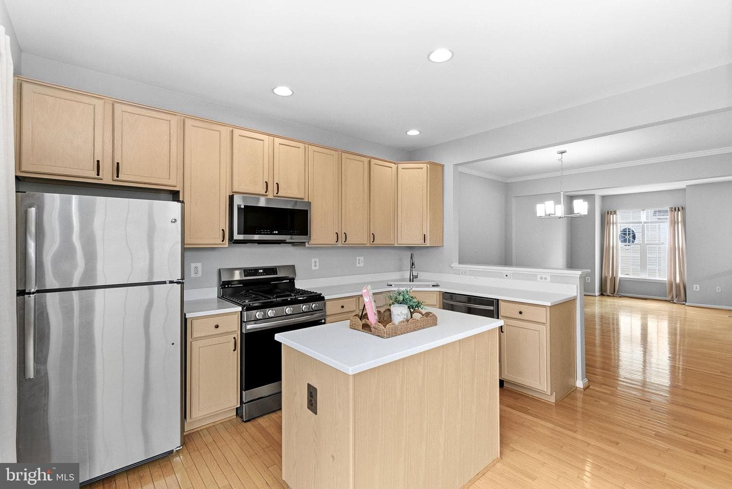 43722 Clear Lake Square photo 11