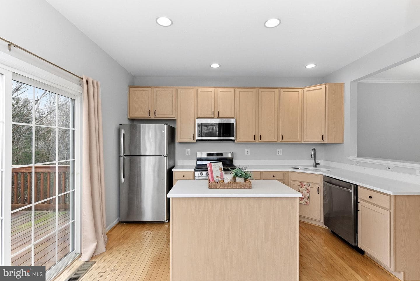 43722 Clear Lake Square photo 12