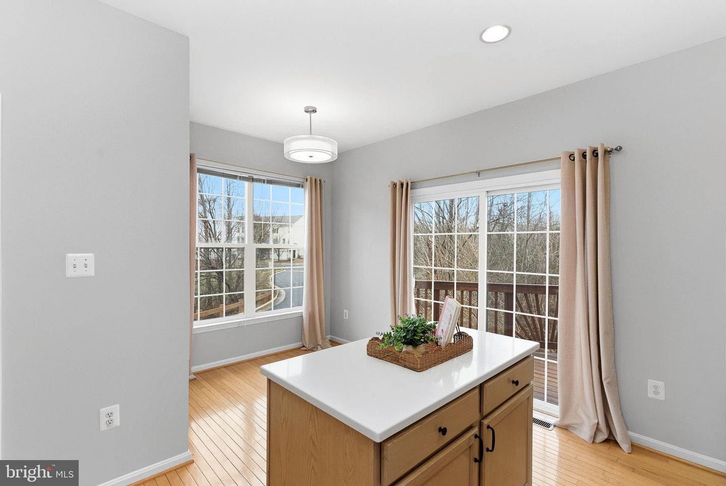 43722 Clear Lake Square photo 15