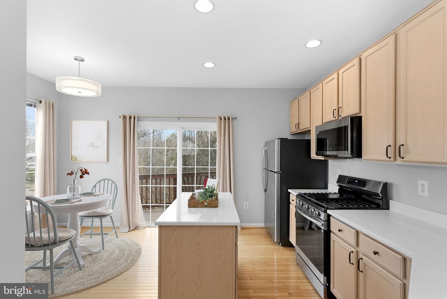 43722 Clear Lake Square photo 16