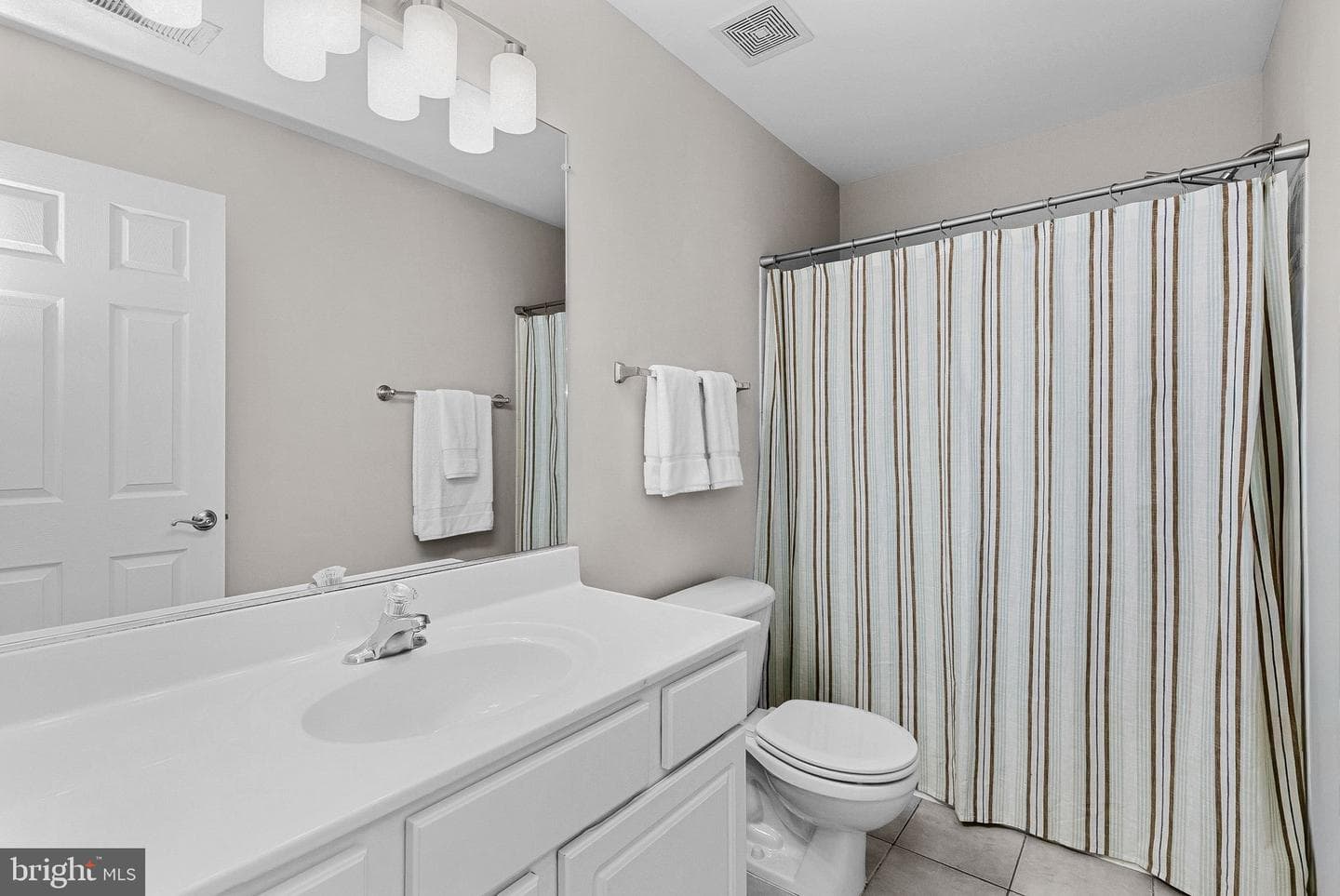 43722 Clear Lake Square photo 27