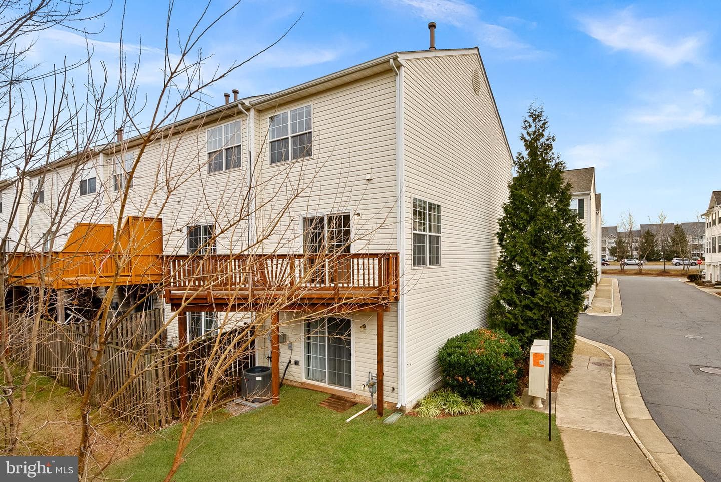 43722 Clear Lake Square photo 32