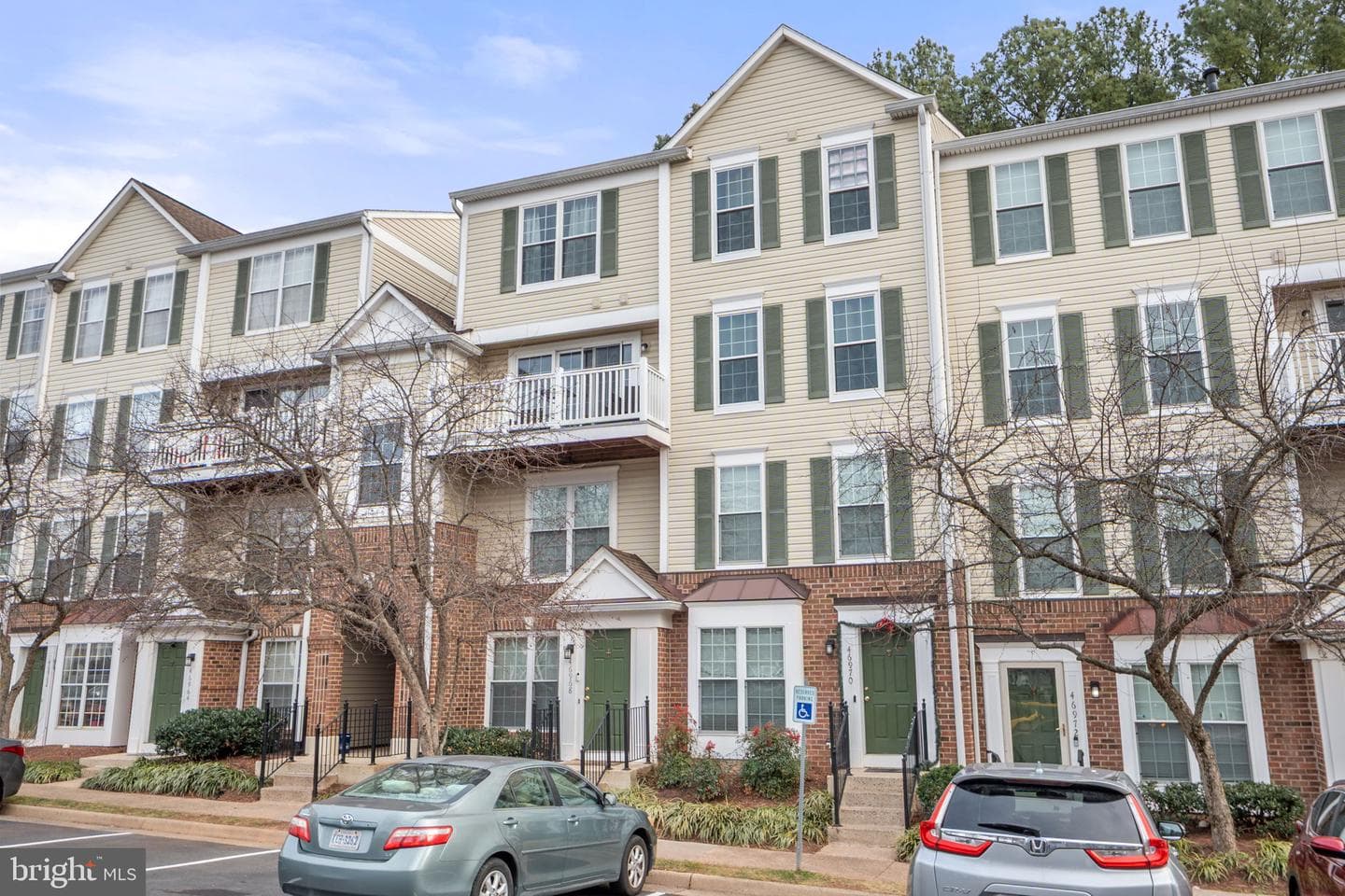 46966 Courtyard Square #301 photo 2