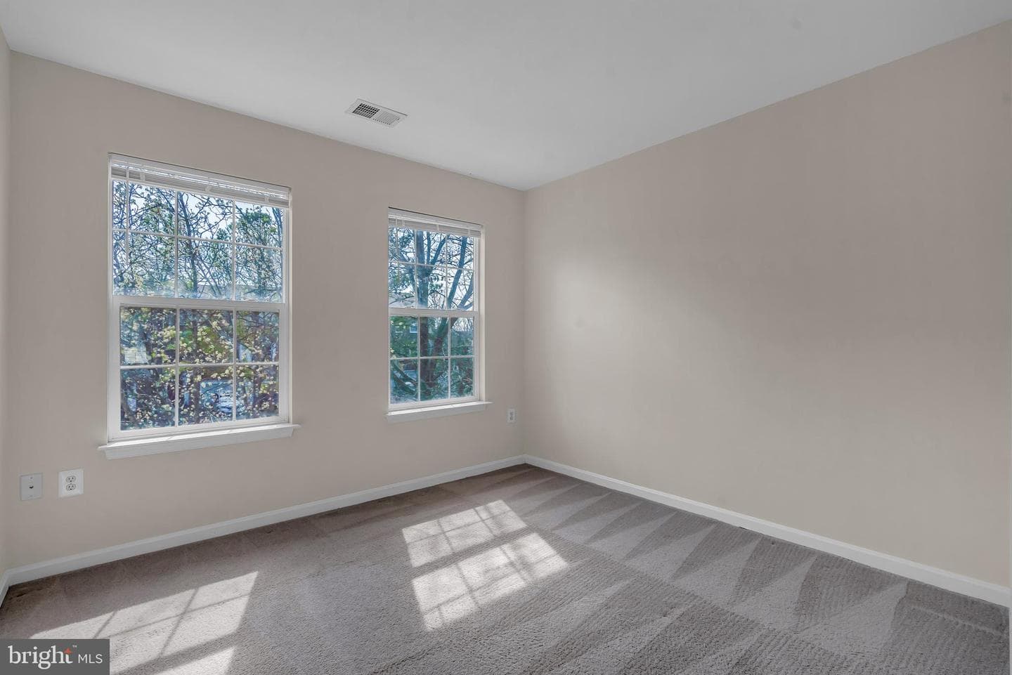 47392 Victoria Falls Square photo 18